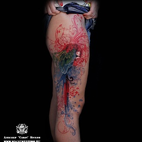 Александр Мосолов, реализм тату, realism tattoo, цветной реализм, цветная татуировка, тату портрет, реалистичная тату, тату на ноге, тату на бедре, тату попугай, попугай