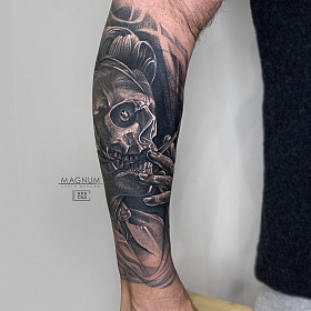 Серго Акопян, реализм тату, realism tattoo, черно белый реализм, черно белая татуировка, тату в москве, реалистичная тату, тату на ноге, тату череп